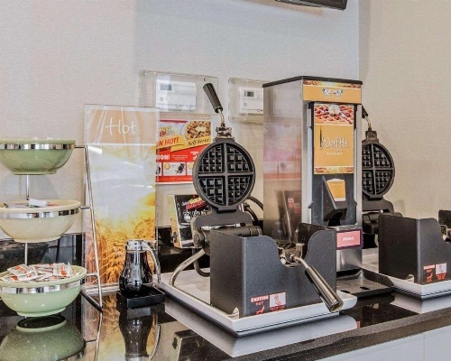 Quality Inn Rosemead image 20